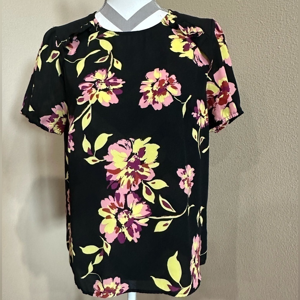 What To Wear Floral Blouse, EUC!